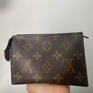 Louis Vuitton Toiletry Pouch Monogram 15